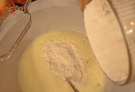 Фото шага рецепта Заливной яблочный пирог 190962 шаг 6  