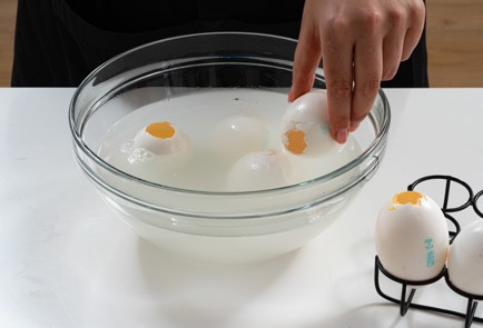 Фото шага рецепта Заливные яйца 173846 шаг 3  