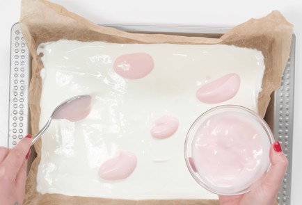 Фото шага рецепта Замороженный йогурт 173697 шаг 6  