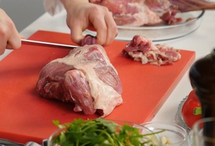 Фото шага рецепта Запеченная баранья голень 137839 шаг 1  