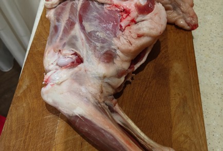 Фото шага рецепта Запеченная баранья нога с чесноком 175328 шаг 1