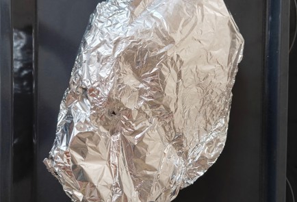 Фото шага рецепта Запеченная баранья нога с чесноком 175328 шаг 11