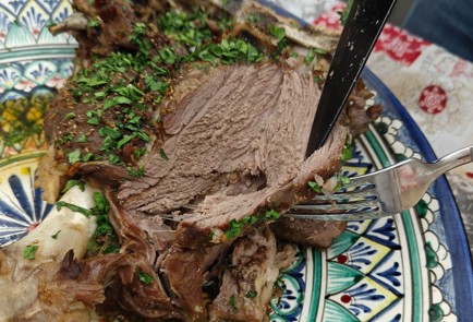 Фото шага рецепта Запеченная баранья нога с чесноком 175328 шаг 12