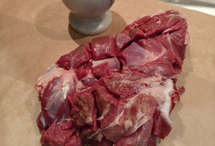 Фото шага рецепта Запеченная баранья нога с чесноком 175328 шаг 4