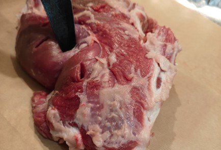 Фото шага рецепта Запеченная баранья нога с чесноком 175328 шаг 6