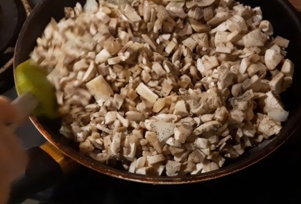 Фото шага рецепта Запеченная капуста с грибами сыром и яйцами 151756 шаг 5  