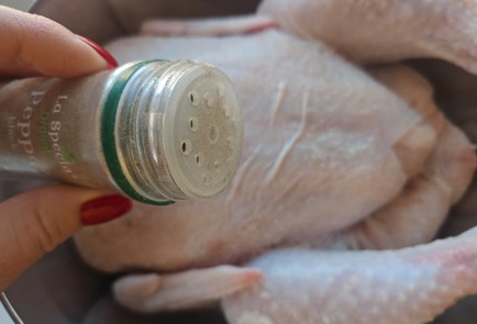 Фото шага рецепта Запеченная курица с хрустящей корочкой 189150 шаг 2  