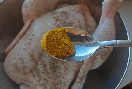 Фото шага рецепта Запеченная курица с хрустящей корочкой 189150 шаг 3  