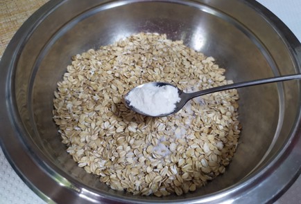 Фото шага рецепта Запеченная овсянка с инжиром 190325 шаг 2  