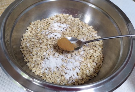 Фото шага рецепта Запеченная овсянка с инжиром 190325 шаг 3  