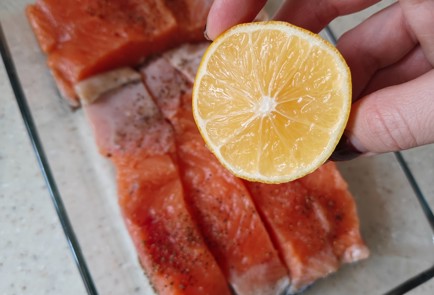 Фото шага рецепта Запеченная семга в сливках и зелени 175340 шаг 6  