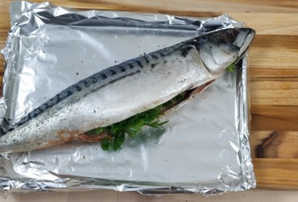 Фото шага рецепта Запеченная скумбрия 139795 шаг 4  