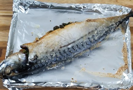 Фото шага рецепта Запеченная скумбрия 139795 шаг 6  