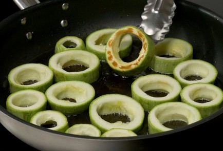 Фото шага рецепта Фаршированные кабачки 37719 шаг 7  