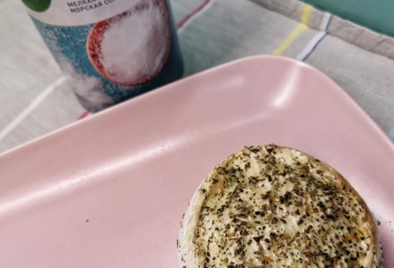 Фото шага рецепта Запеченный камамбер с жимолостью 152593 шаг 9  