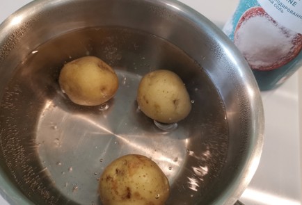 Фото шага рецепта Запеченный картофель с сыром и баклажанами 152350 шаг 1  