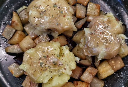 Фото шага рецепта Запеченный картофель с сыром и баклажанами 152350 шаг 5  