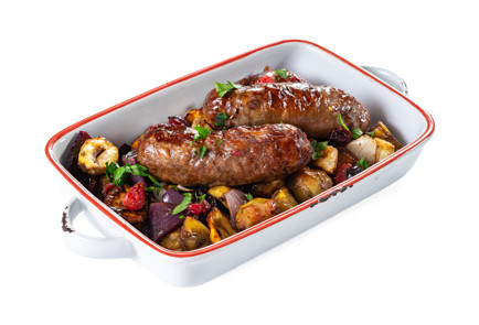 Фото шага рецепта Запеченные колбаски с каштанами и сельдереем 191186 шаг 10