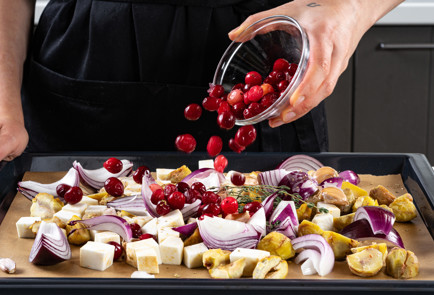 Фото шага рецепта Запеченные колбаски с каштанами и сельдереем 191186 шаг 7