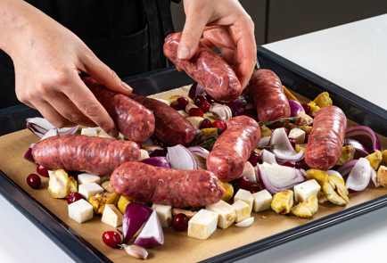 Фото шага рецепта Запеченные колбаски с каштанами и сельдереем 191186 шаг 8