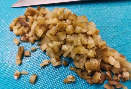 Фото шага рецепта Запеченные куриные крылья с соусом тартар 175529 шаг 3  