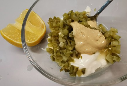 Фото шага рецепта Запеченные куриные крылья с соусом тартар 175529 шаг 4  