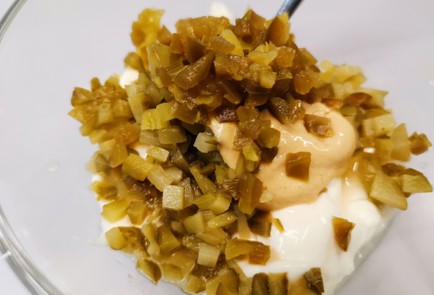 Фото шага рецепта Запеченные куриные крылья с соусом тартар 175529 шаг 6  