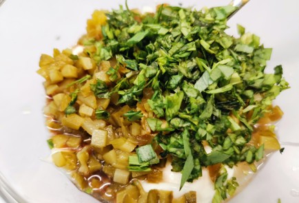 Фото шага рецепта Запеченные куриные крылья с соусом тартар 175529 шаг 9  