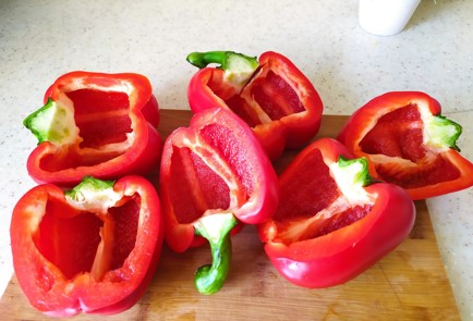 Фото шага рецепта Запеченные перцы 189283 шаг 2  