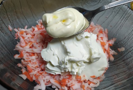 Фото шага рецепта Запеченные роллы 190690 шаг 4  