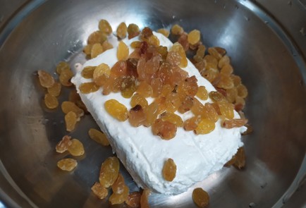 Фото шага рецепта Запеченные яблоки с творогом 190409 шаг 3