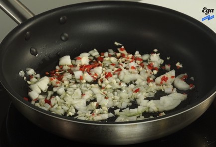 Фото шага рецепта Запеченный баклажан с фалафелем 125552 шаг 2  