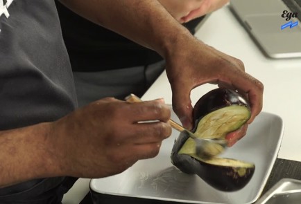 Фото шага рецепта Запеченный баклажан с фалафелем 125552 шаг 5  