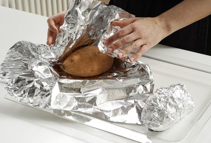 Фото шага рецепта Запеченный батат 152824 шаг 2  