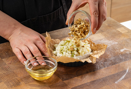 Фото шага рецепта Запеченный камамбер с грушей и грецкими орехами 189324 шаг 7  