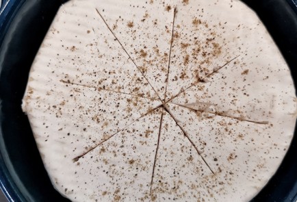 Фото шага рецепта Запеченный камамбер с клюквой и пармезаном 153033 шаг 2  