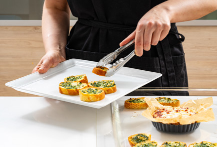 Фото шага рецепта Запеченный камамбер с медом и чили 189323 шаг 9  