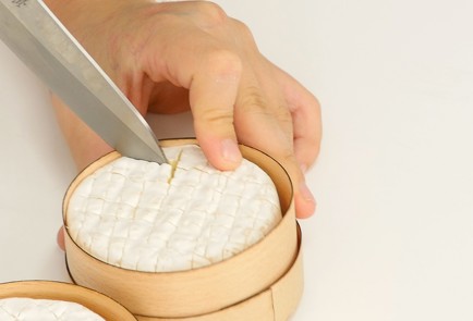 Фото шага рецепта Запеченный камамбер с соусом чатни 94007 шаг 1  