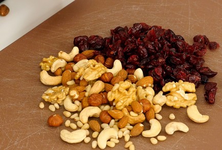 Фото шага рецепта Запеченный камамбер с соусом чатни 94007 шаг 5  