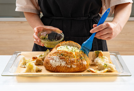 Фото шага рецепта Запеченный камамбер в хлебе к вину 189325 шаг 7  