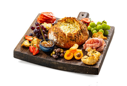 Фото шага рецепта Запеченный камамбер в хлебе к вину 189325 шаг 9  