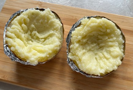 Фото шага рецепта Запеченный картофель с семгой и шпинатом 174245 шаг 11