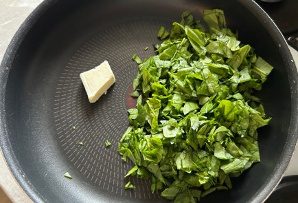 Фото шага рецепта Запеченный картофель с семгой и шпинатом 174245 шаг 5