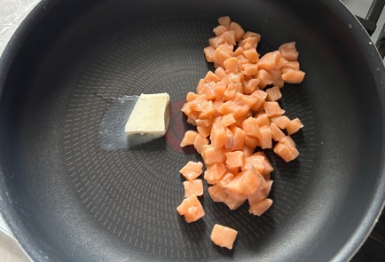 Фото шага рецепта Запеченный картофель с семгой и шпинатом 174245 шаг 7