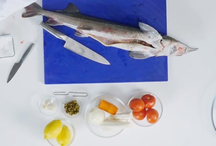 Фото шага рецепта Запеченный осетр на бане из шампанского 137881 шаг 1  