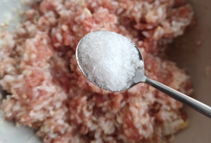 Фото шага рецепта Запеченные тефтели с пекинской капустой 175468 шаг 5  