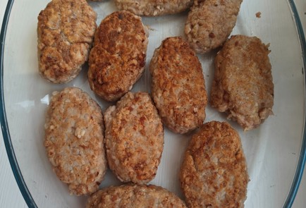 Фото шага рецепта Запеченные тефтели с пекинской капустой 175468 шаг 9  