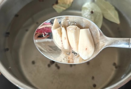 Фото шага рецепта Запеченный гусь с апельсинами и яблоками 191212 шаг 4