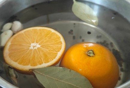 Фото шага рецепта Запеченный гусь с апельсинами и яблоками 191212 шаг 5