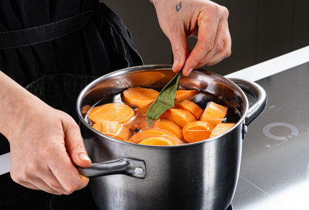 Фото шага рецепта Запеканка из батата с курицей 191253 шаг 2  